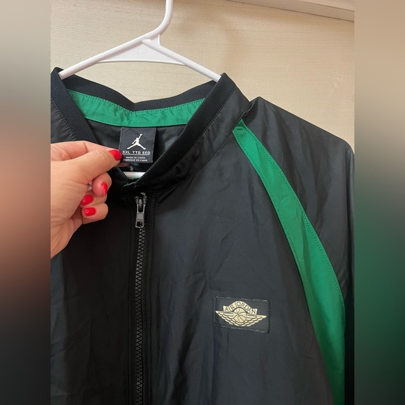 Jordan Black and Green Windbreaker Jacket Men’s Size XXL Sporty Zip Up Classic - Picture 2 of 10